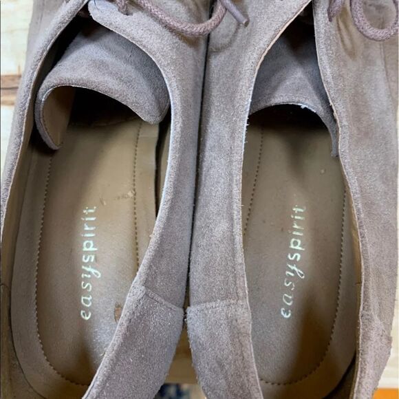 Easy spirit 9 1/2 W heels - Picture 4 of 6
